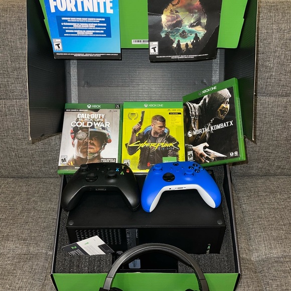 Xbox series X - Picture 2 of 2